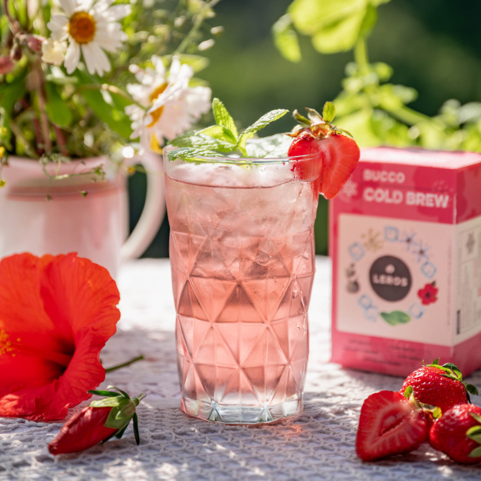 Výhodná nabídka oblíbených příchutí našeho osvěžujícího COLD BREW spolu se stylovou skleničkou-zavařovačkou zdarma. 