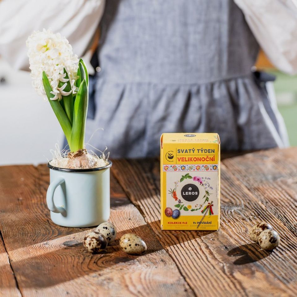 Limitovaná edice čajů na svatý týden velikonoční od Květné neděle po Velikonoční pondělí.  9 x 2 bylinných čajů a povídání o velikonočních zvycích a tradicích. Každý den má svůj příběh, svojí vůni a svůj čaj.