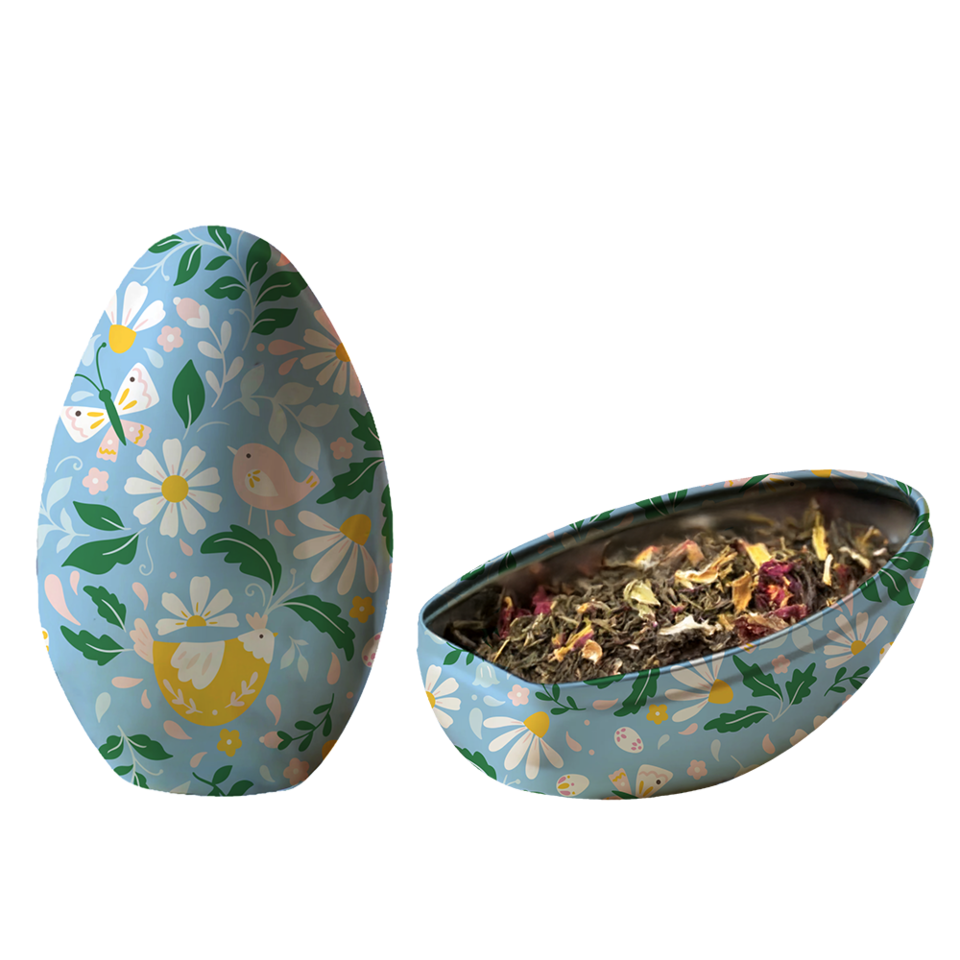 Veľkonočný čaj plný sily a sviežosti, spájajúci čaro jarných bylín a zvykov vítania nového života. Obsahuje žihľavu, ktorá sa pridávala do jarných jedál, aby očistila telo a vyhnala zimu, prvosienku jarnú – kľúč jari otvárajúci nový život, sedmokrásku symbolizujúcu zdravie a sviežosť a kôru vŕby, ktorej prútiky odovzdávajú silu a vitalitu.