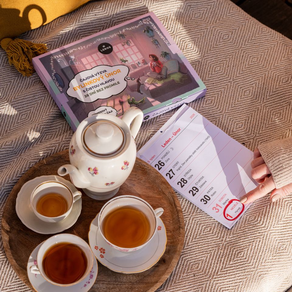 Výhodný balíček, dvě balení za cenu jednoho. Čajová výzva na 28 dní bez promile. Zkus s námi CELÝ ÚNOR odolat nástrahám a pokušení alkoholu. Kalendář obsahuje 29 bylinných čajů, každodenní motivaci pod QR kódem a zábavnou hru. 