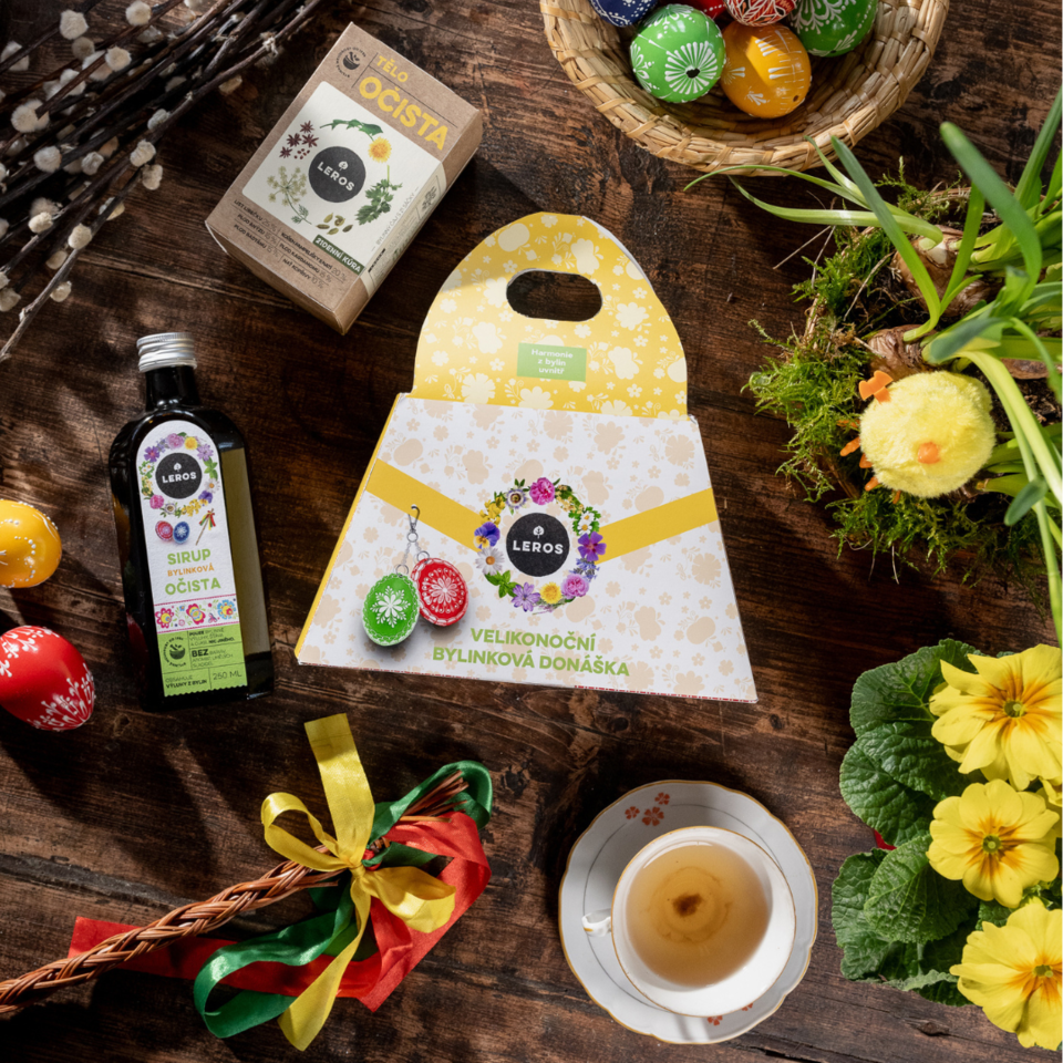 EXPIRACE červen 2026 Velikonoční sirup Bylinková očista a čaj Očista těla v dárkovém balení pro jarní sváteční chvíle. Sirup s pampeliškou a kopřivou ve velikonočním obalu je ideálním doplňkem na jarní dny. 21 denní čajová kúra Očista těla podpoří jarní detoxikační proces.