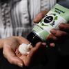 Tento balíček obsahující sprchovou pastu a hydratační tělový krém s bazalkou a verbenou přináší jemnou péči i svěží povzbuzení pro každý den. Voňavá bazalka příjemně povzbudí a zanechá pokožku sametově hebkou.
