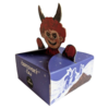 Vychutnejte si advent s naším novým Čertovským čajem. Chuť, kde se setkává temná síla země s ohněm. Objevte hloubku černého čaje Pu-erh doplněného špetkou čertova drápu a zjemněnou květy vlčího máku. Chilli, pepř a hřebíček dodají kořenitou pikantnost. Na první pohled vás okouzlí nádherná ručně malovaná krabička s motivem čerta od ilustrátorky Lucie Talaber, která z čaje dělá krásný drobný dárek.