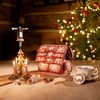 Zažijte kouzlo adventního období s naším pohádkovým bylinným adventním kalendářem ve tvaru chaloupky. Tento originální kousek s ilustrací od české designérky Hany Vyoralové v sobě ukrývá 24 rozmanitých bylinných a ovocných čajů – včetně tří adventních novinek. Každý den vás navíc potěší zajímavostí o českých vánočních tradicích a uvnitř chaloupky na vás čeká i malé tajemné překvapení. 