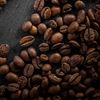 Na mieru namiešaná zmes arabiky a robusty z kávových zŕn z Kolumbie, Brazílie a Indie. Káva s plným telom a nízkou kyslosťou, ktorá prekvapí výraznou chuťou a intenzívnou arómou. Chuť môžete očakávať stredne horkú s tónmi kakaa a dozvukmi sušeného ovocia. Káva je stredne pražená. Ideálna na prípravu klasického talianskeho espressa.