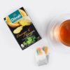 Černý čaj aromatizovaný s příchutí pomeranče a zázvoru. Svou chutí a vůní příjemně osvěžuje a zahání pocit žízně.