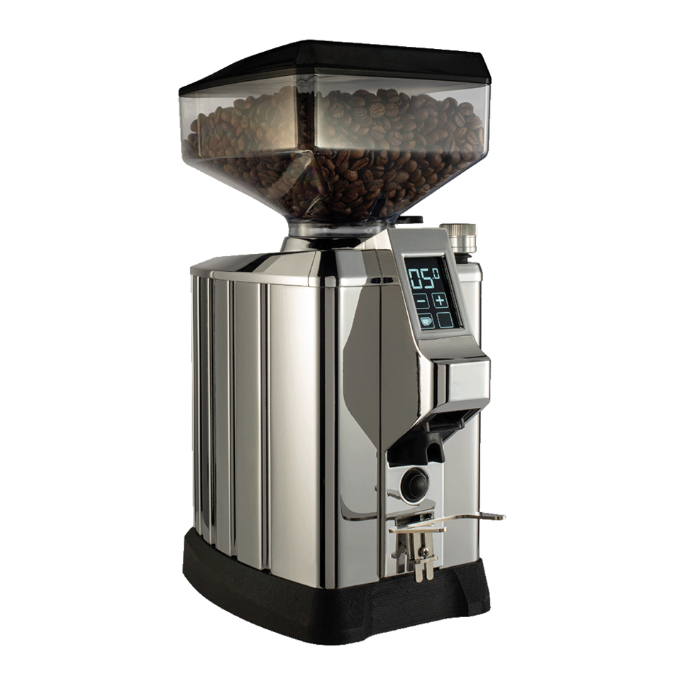 Mlýnek kávy Faema představuje spolehlivý a léty prověřený výrobek s kvalitním výkonem. I mletí kávy může být příjemným zážitkem, když zvolíte ten správný nástroj. Profesionální mlýnek na kávu FAEMA ON DEMAND nabízí vylepšený design a spolehlivý výkon, který z něj dělá nepostradatelného pomocníka každého baristy.
