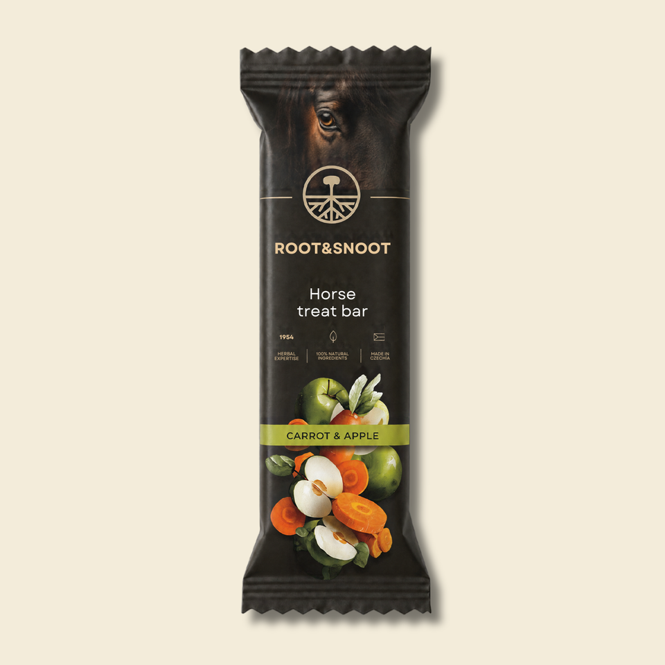 ROOTANDSNOOT Horse treat bar Apple and Carrot 50 g